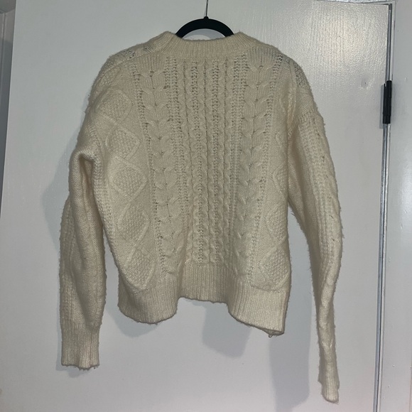 Simple Retro White Cable Knit Sweater - Picture 3 of 5